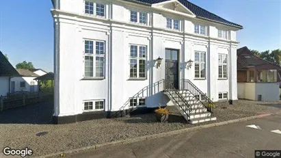 Boligudlejningsejendomme til salg i Tørring - Foto fra Google Street View