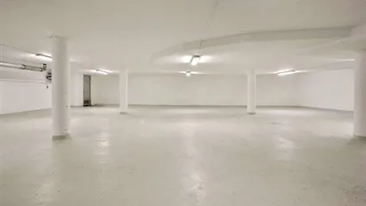 310 m2 Kælder med bilelevator